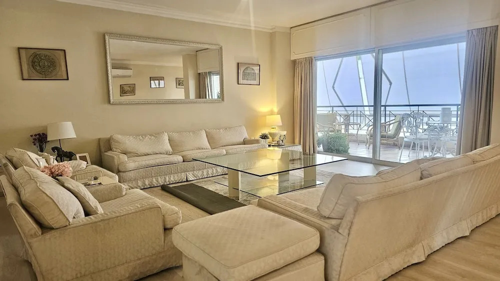 24 NIC - Stay Charm Classic Apartment
