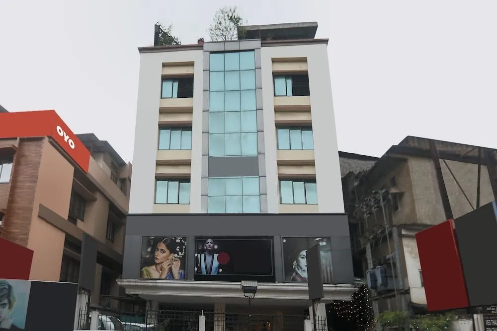 OYO 23403 Hotel Rashmi