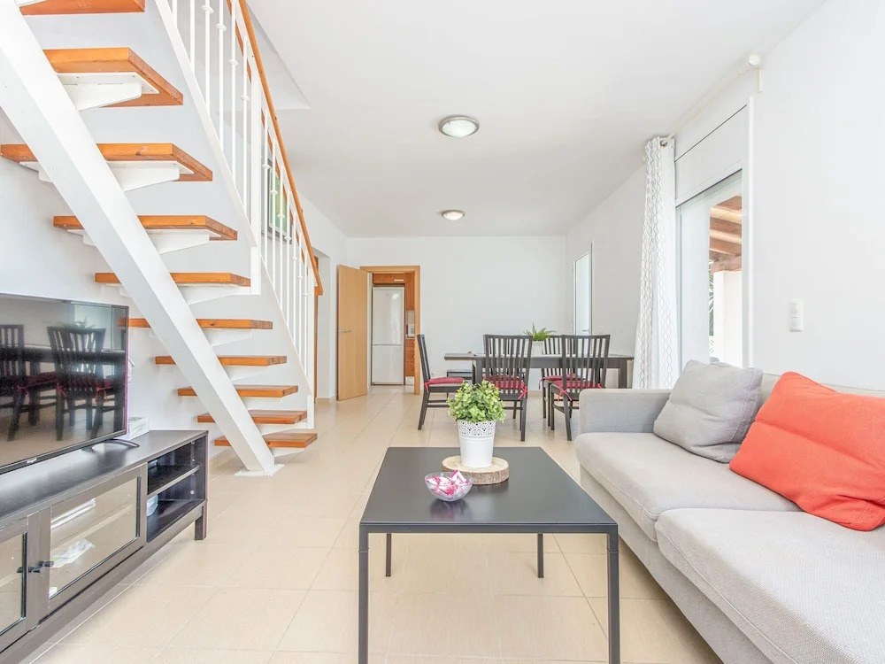 Villa in Empuriabrava With Private Pool & Mooring