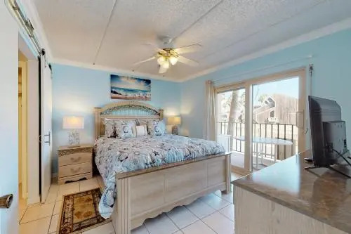 Beachview Condominiums: #204
