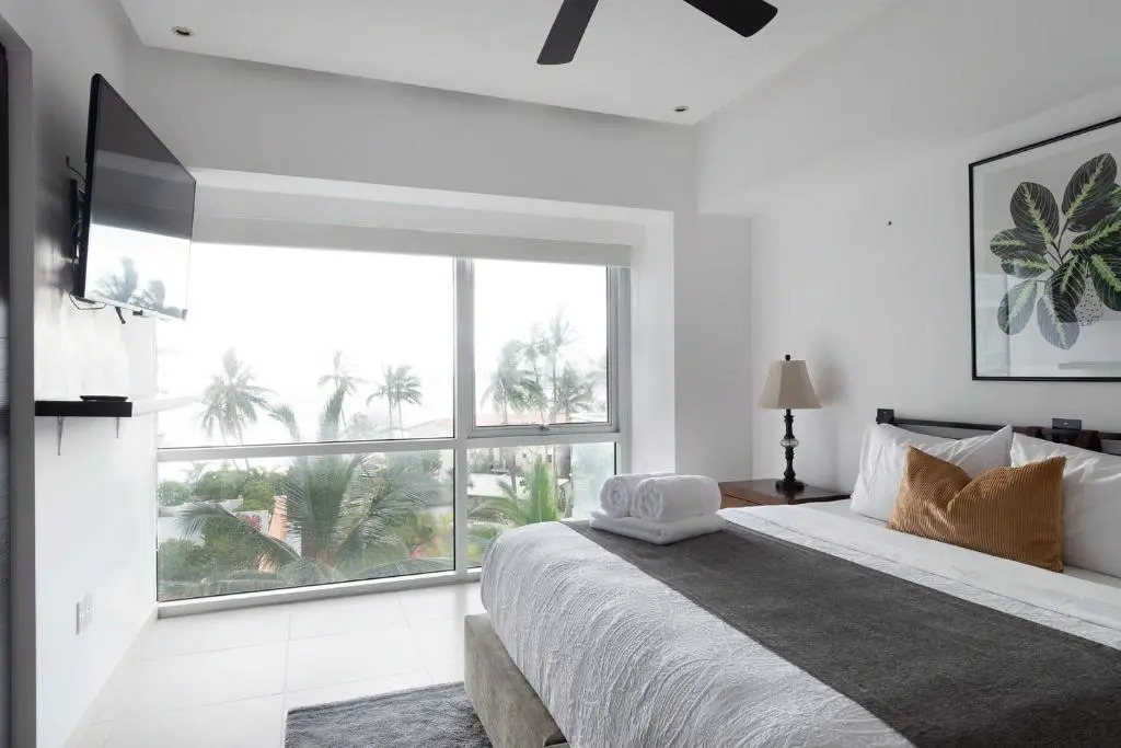 Exquisite 2BR w beach & pool in Puerto Vallarta