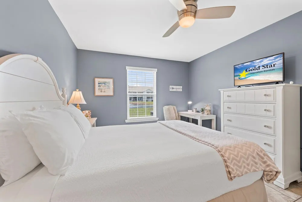 Cozy Condo Near Baseball Fields and Zoo- Pool Tennis Courts Pickleball
