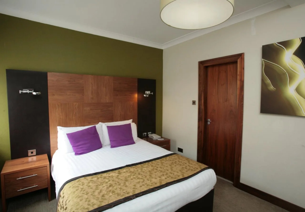 Acorn Hotel