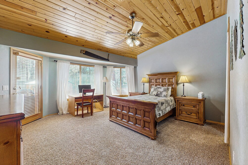Fire Pit + Yard: Woodsy Retreat Near Woodland Lake