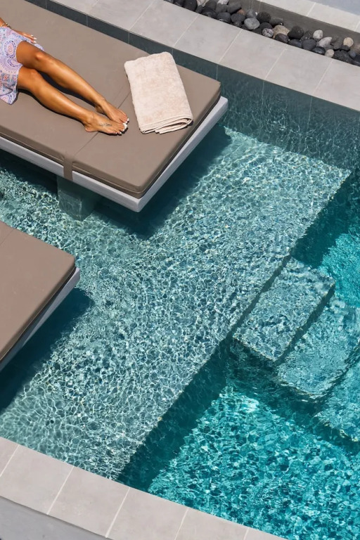 Lavadoze Luxury Suites