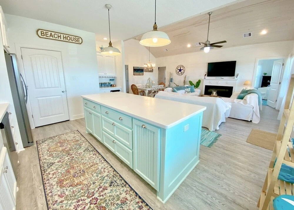 #justawavin' 3 Bedroom Home by RedAwning