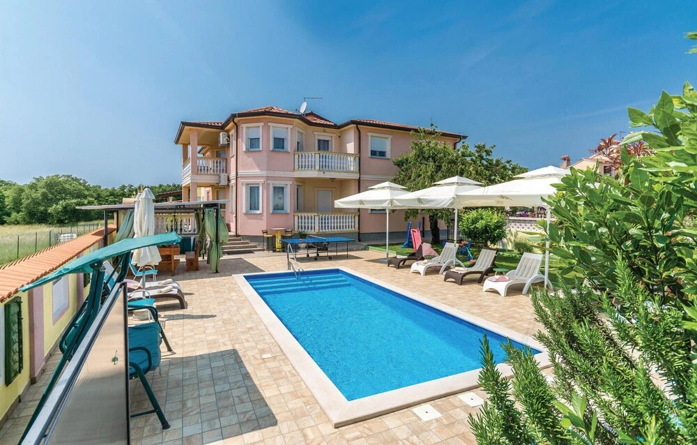Amazing Home in Marcana With Wifi and 6 Bedrooms