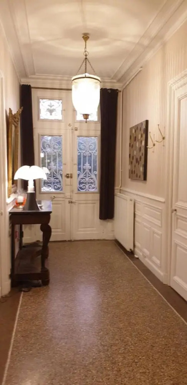 LA MAISON LEONARD