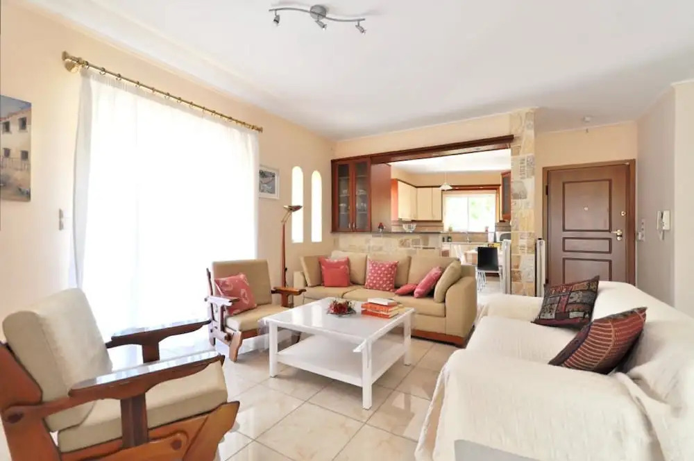 Family Apartment at Glyfada Close to the Beach