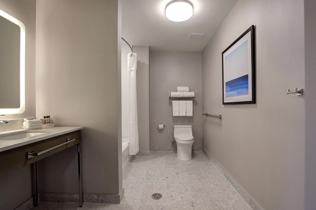 Hampton Inn by Hilton Montreal Downtown