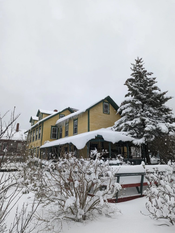 Historic 2 Cats Inn