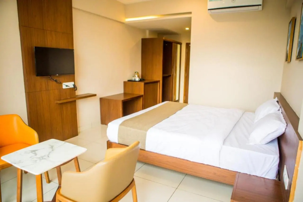 Samasth Palatial Hotel