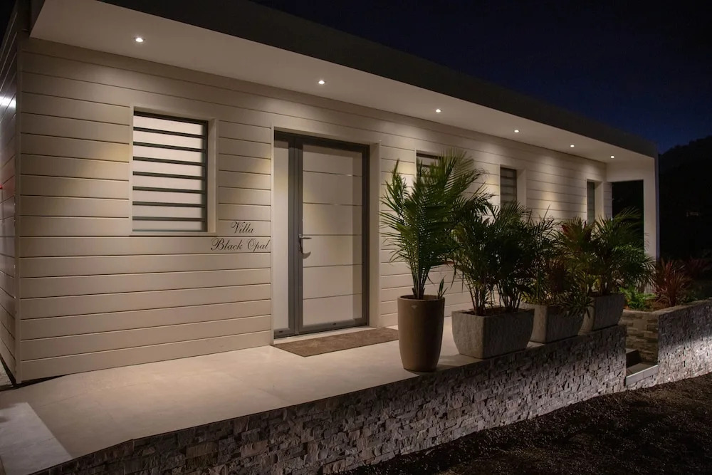 Dream Villa Black Opal