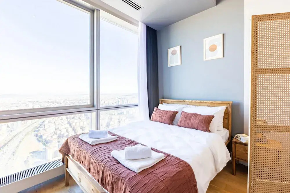 Studio Flat with Panoramic City View in Atasehir