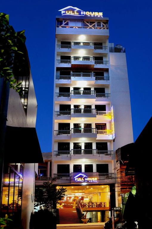 Full House Hotel