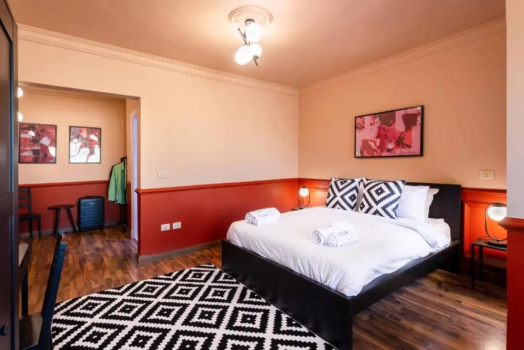Distinct & Decent 2 BDR Apt Steps From Nightlife and Airport