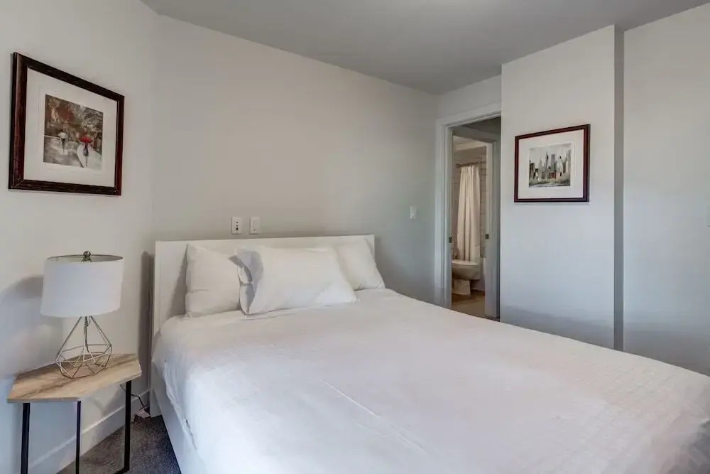 Suite Digs The Park