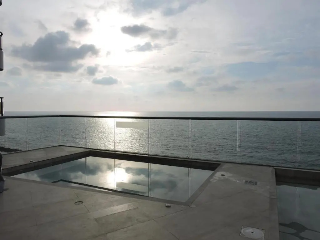 41st Fl Beach Condo in Bocagrande
