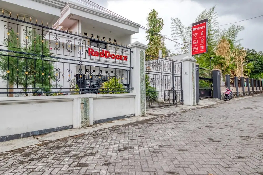 RedDoorz Hostel near Stadion Mandala Krida Yogya