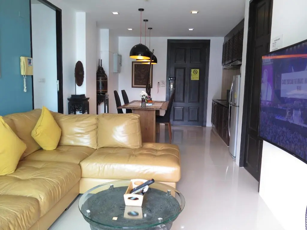6-38 - 2 Bdr Condo With Balcony and Shared Pool