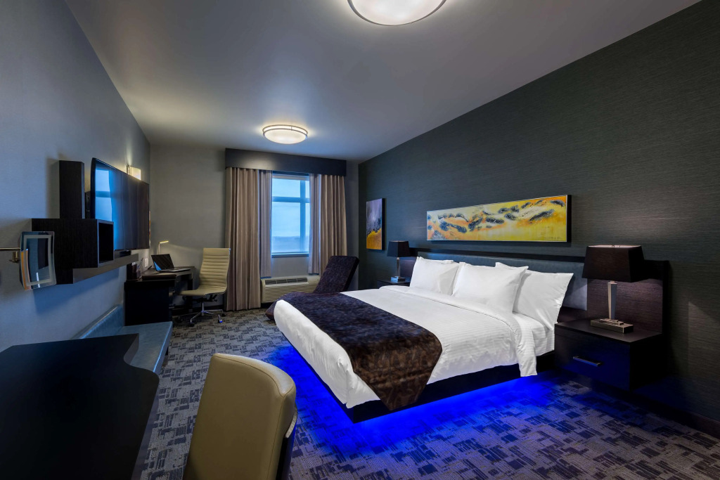 Applause Hotel by CLIQUE