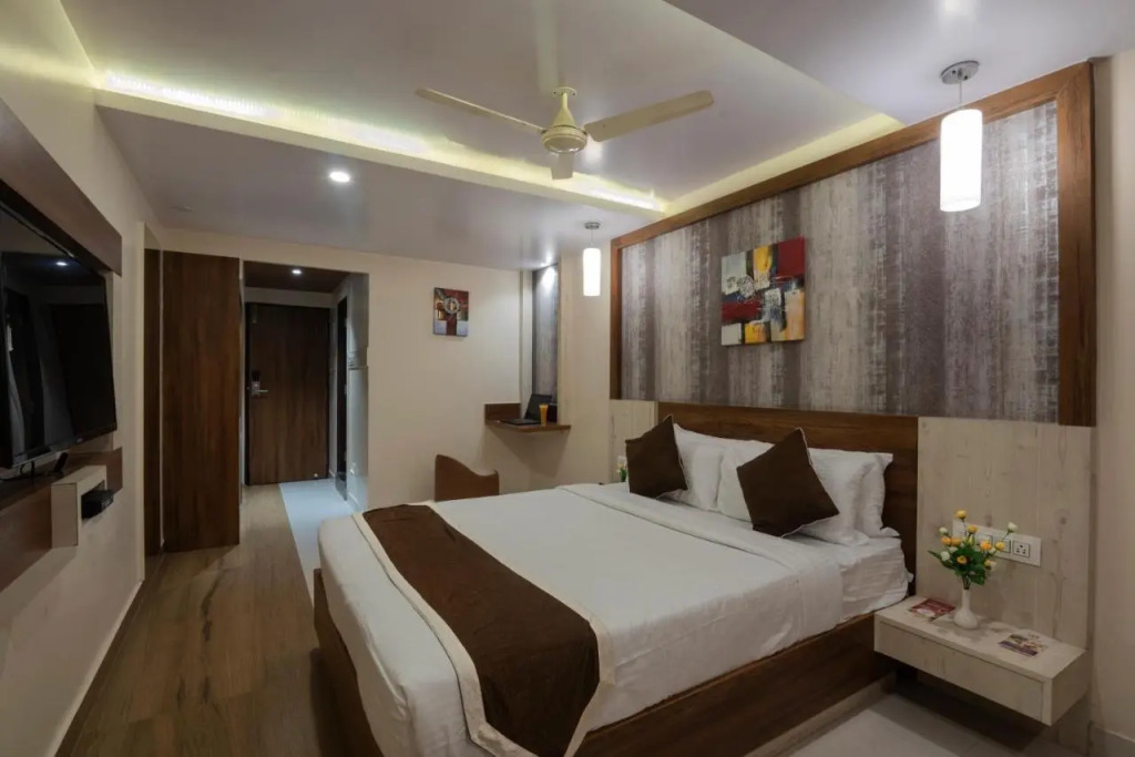 Hotel Monarch International