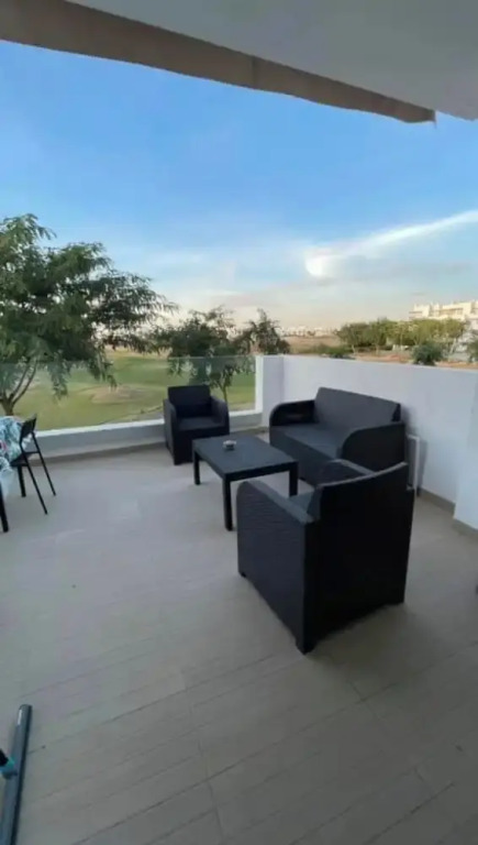 Stylish 2-bed Apartment Overlooking the Fairways