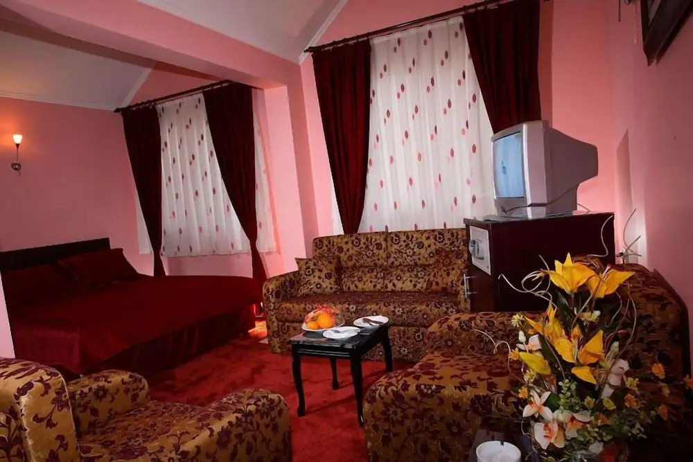 Yaman Hotel