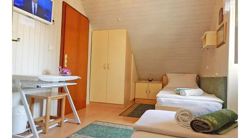 Rooms & Apartment Laura