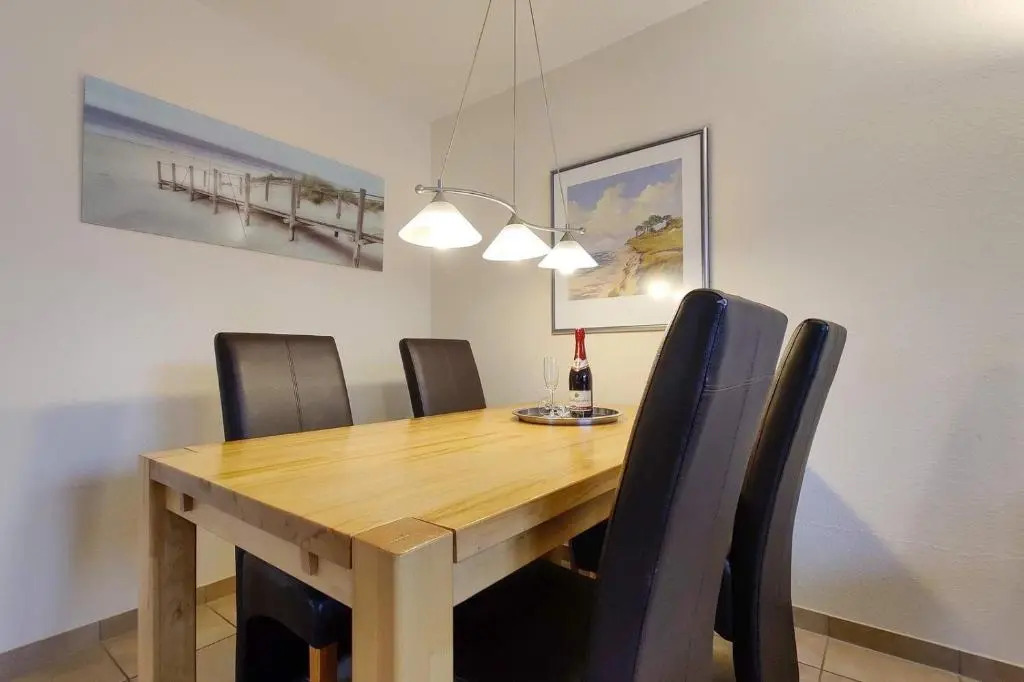 Strandnahe-Ferienwohnung-102-mit-Westbalkon-Haus-Hohe-Worth-Duhnen