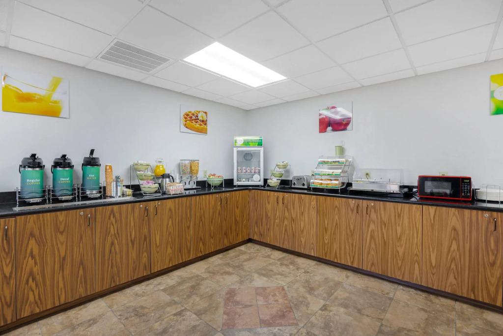 Quality Inn & Suites Monterey I-40