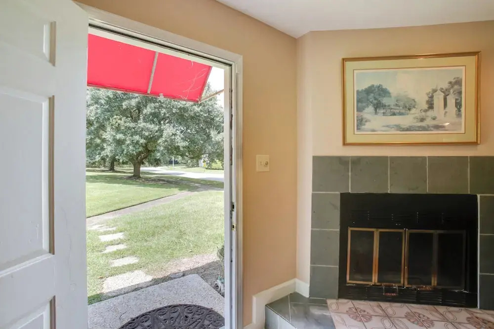 Baton Rouge Townhome w/ Pool Access - 7 Mi to Lsu!