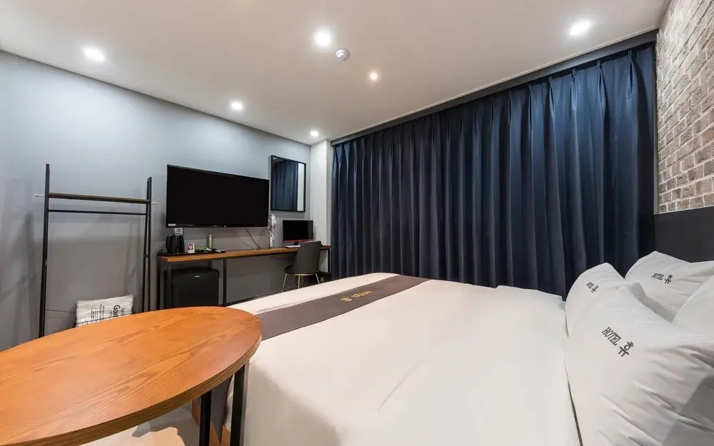 Changwon Jungangdong Business Hotel Hue