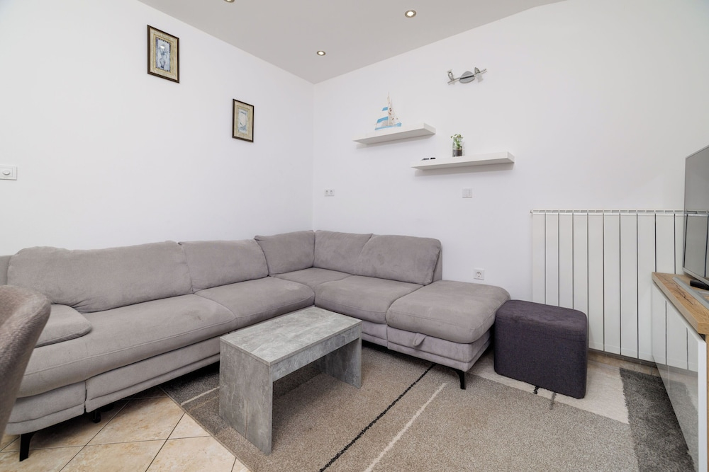 Apartments By the sea in Lopar