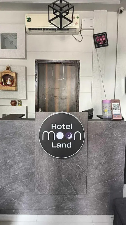 Moon Land Hotel
