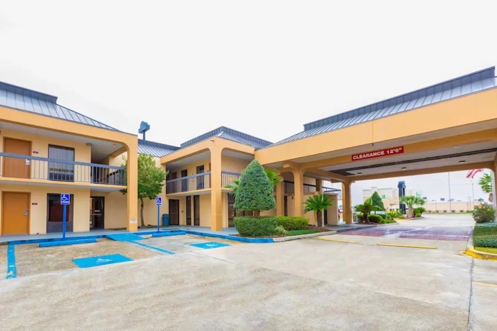 Motel 6 Baton Rouge East, LA I12