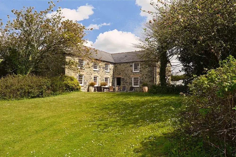 Luxury 5-star farmhouse near the Cornish coast on the Bonython Estate, Lizard Peninsula