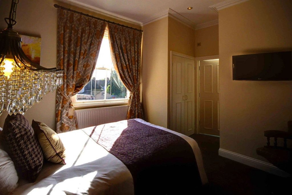 Kings Head Hotel By Greene King Inns