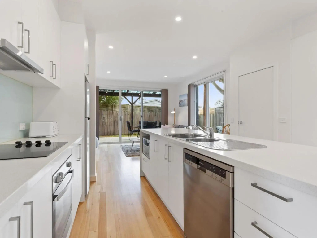NORMANBY COASTAL - FREE WIFI, NETFLIX and ALL LINEN INCLUDED