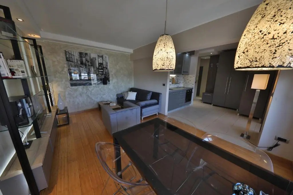 Business & Travel Apartments