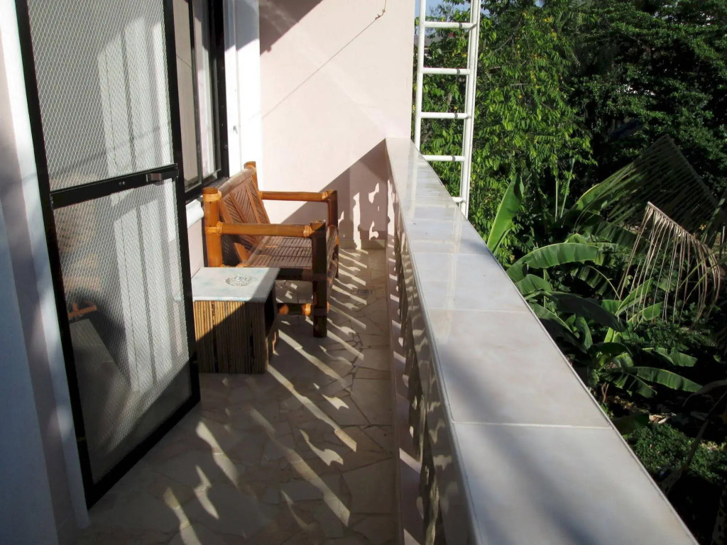 Amigos Beach Resort