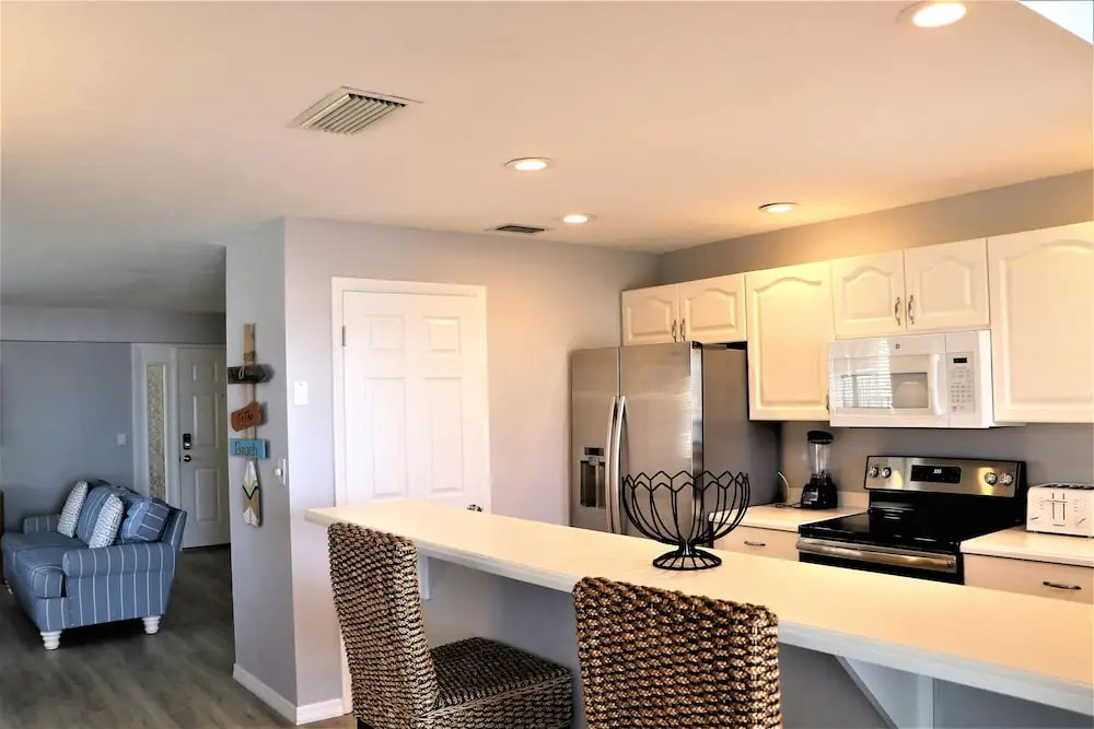 Jamaica Royale 203 Updated With A View! 2 Bedroom Condo