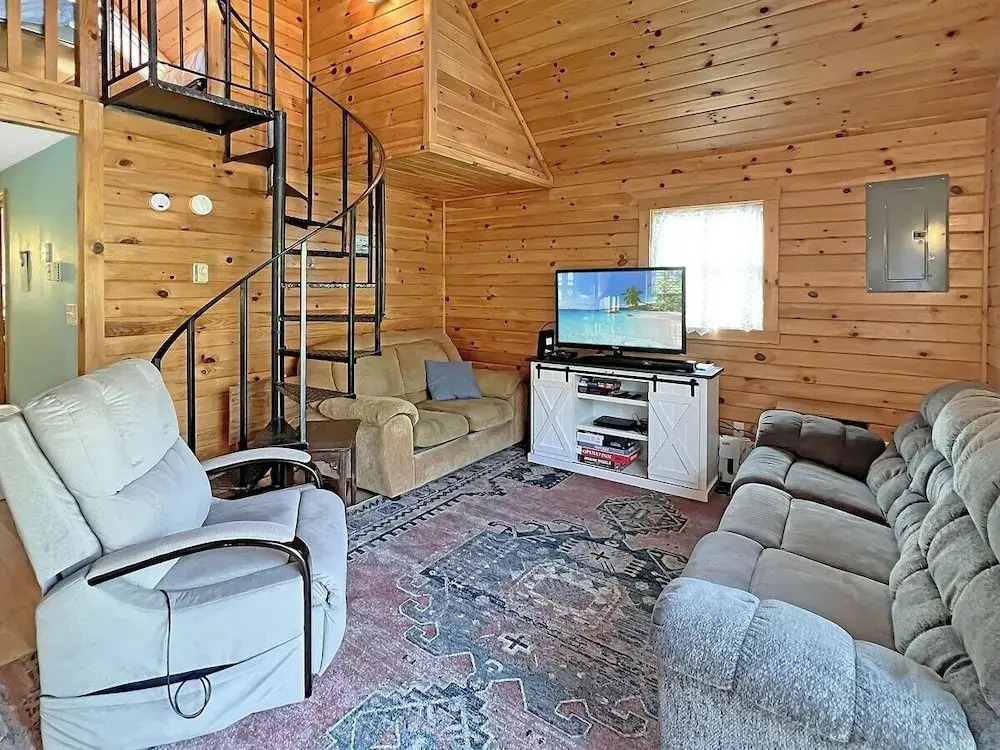 Beach Daze Cottage Brought to you by GetAway Vacations