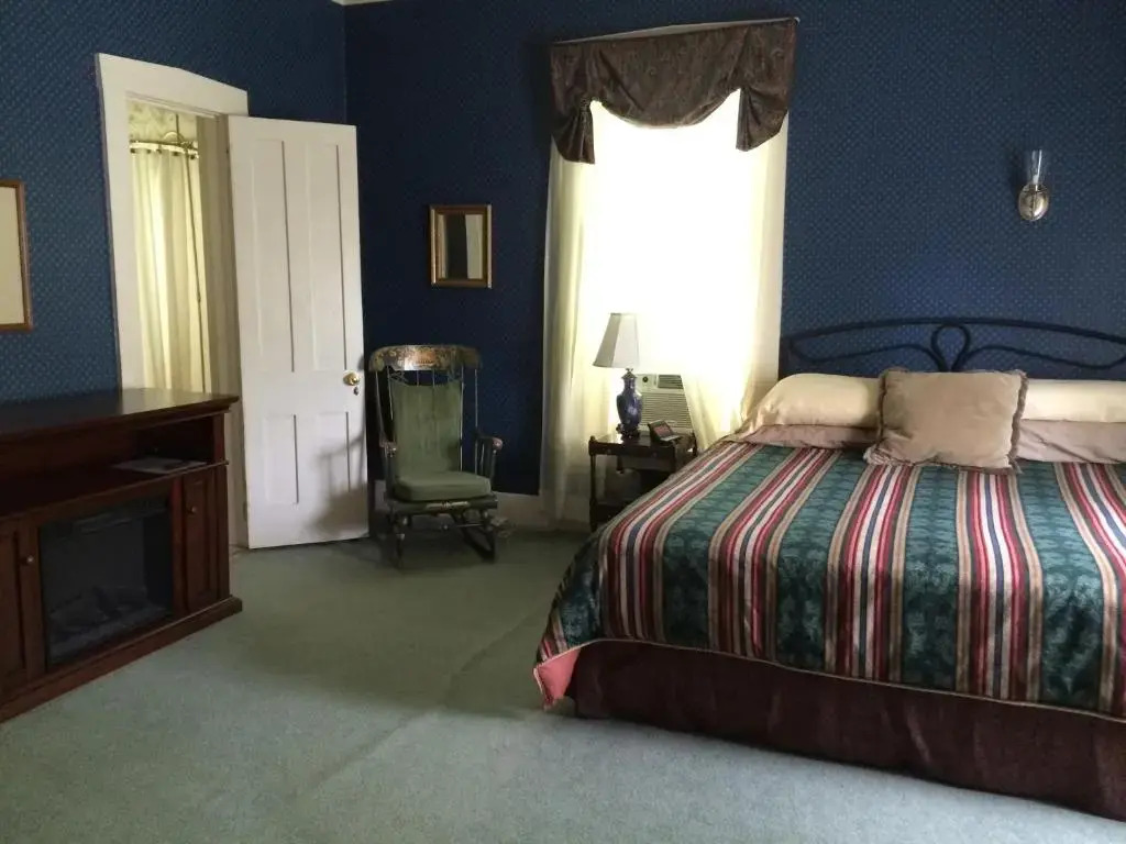 Antique Mansion B & B