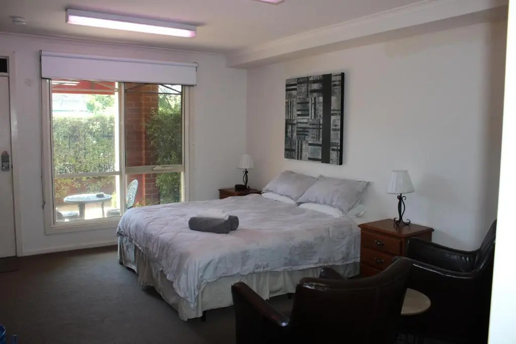 Box Hill Studio Apartment 2