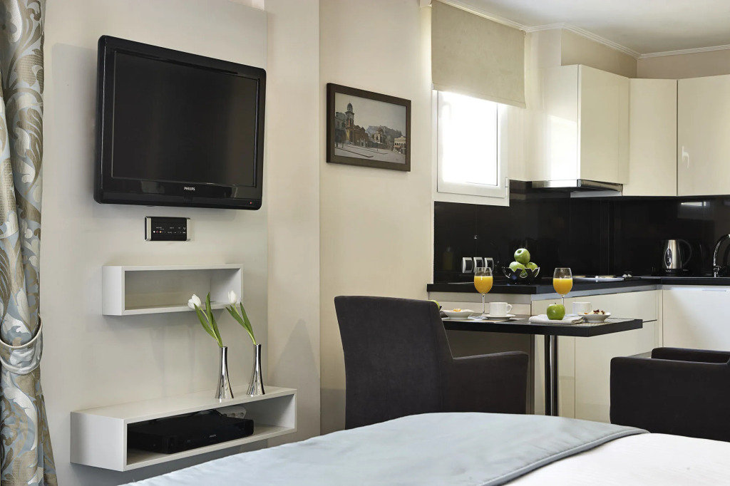 Ava Hotel and Suites