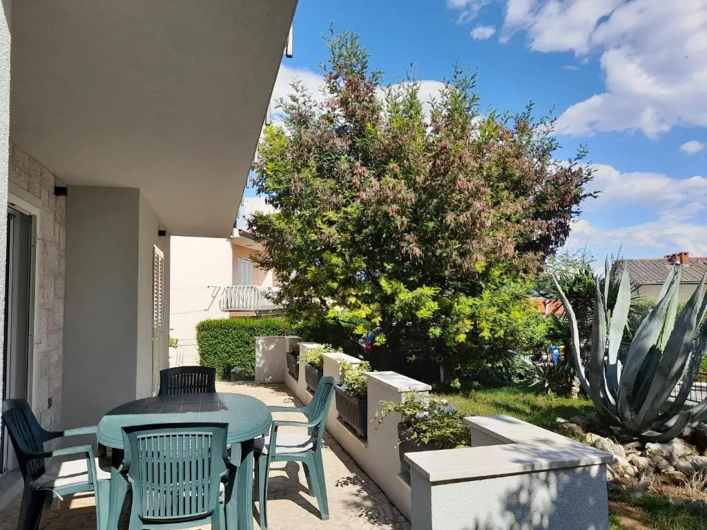 Shabby Chic Apartment ° 1 close to Krk centre