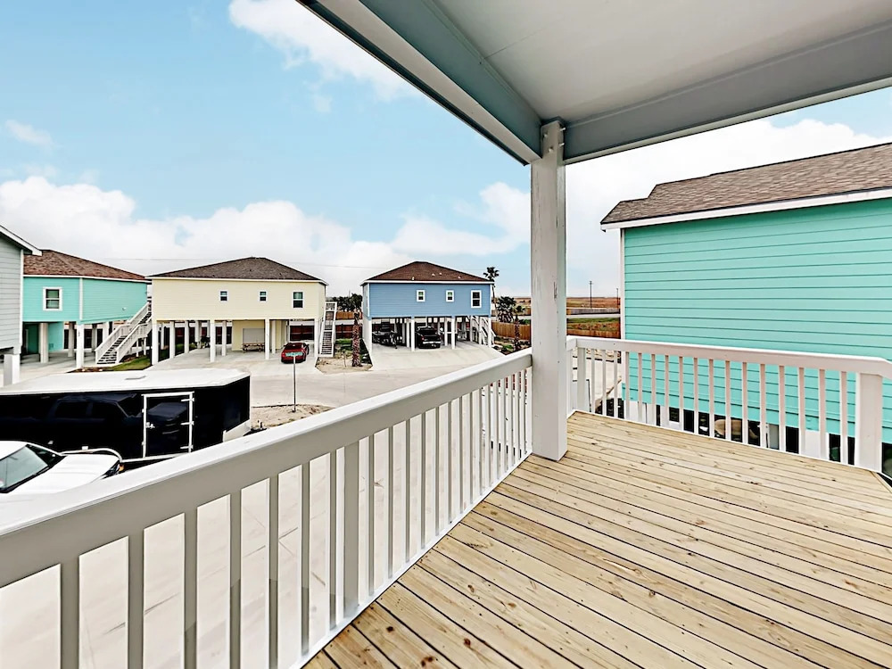 Coral Reef Home 3 Bedrooms 2 Bathrooms Home