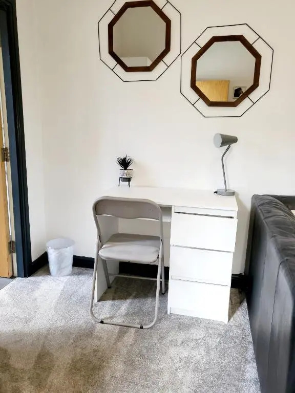 Central 2bed Apartment w/parking
