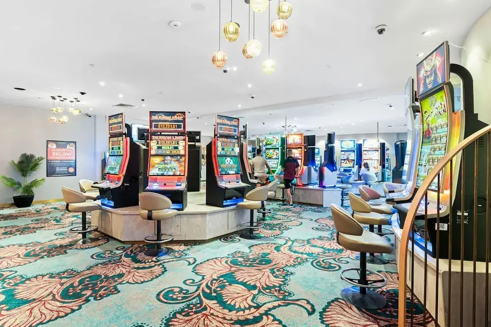 Morayfield Tavern & Motel